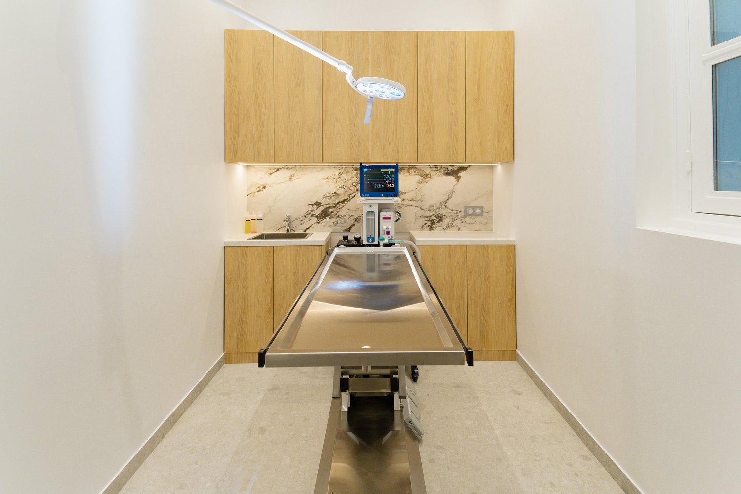 Espace intérieur de la clinique Suffren.